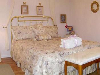 Alexandria House Bed & Breakfast 웨스트 켈로나 외부 사진